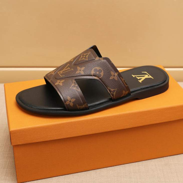Picture of Louis Vuitton Slippers _SKULVsz38-45h09011536